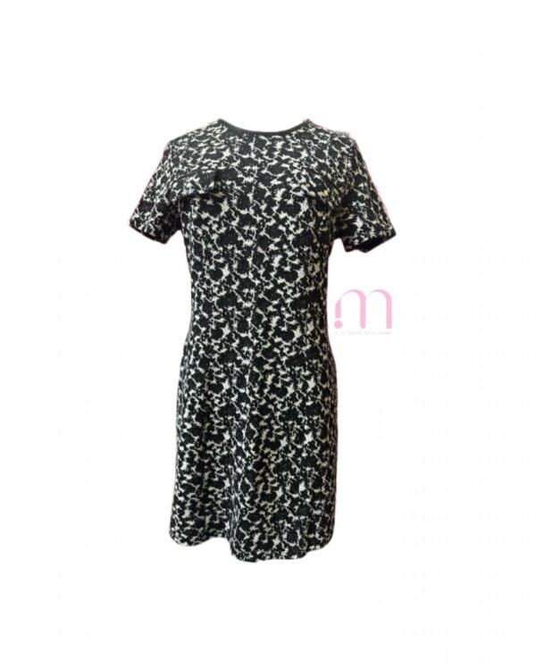 Robe noire et blanche à motif texturé – Taille M