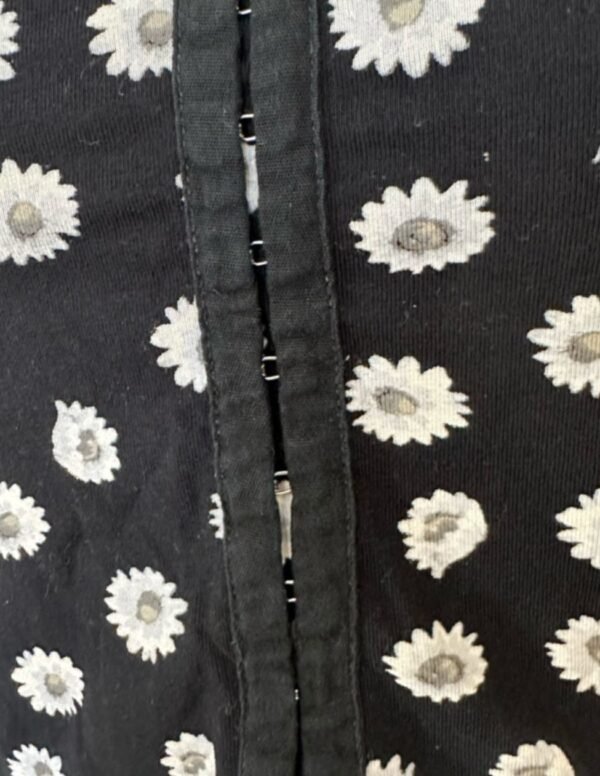 Haut manches longues à motifs fleuris – Taille S - Image 3